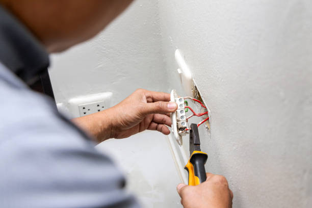 Best Home Electrical Repair  in Oak Creek, WI